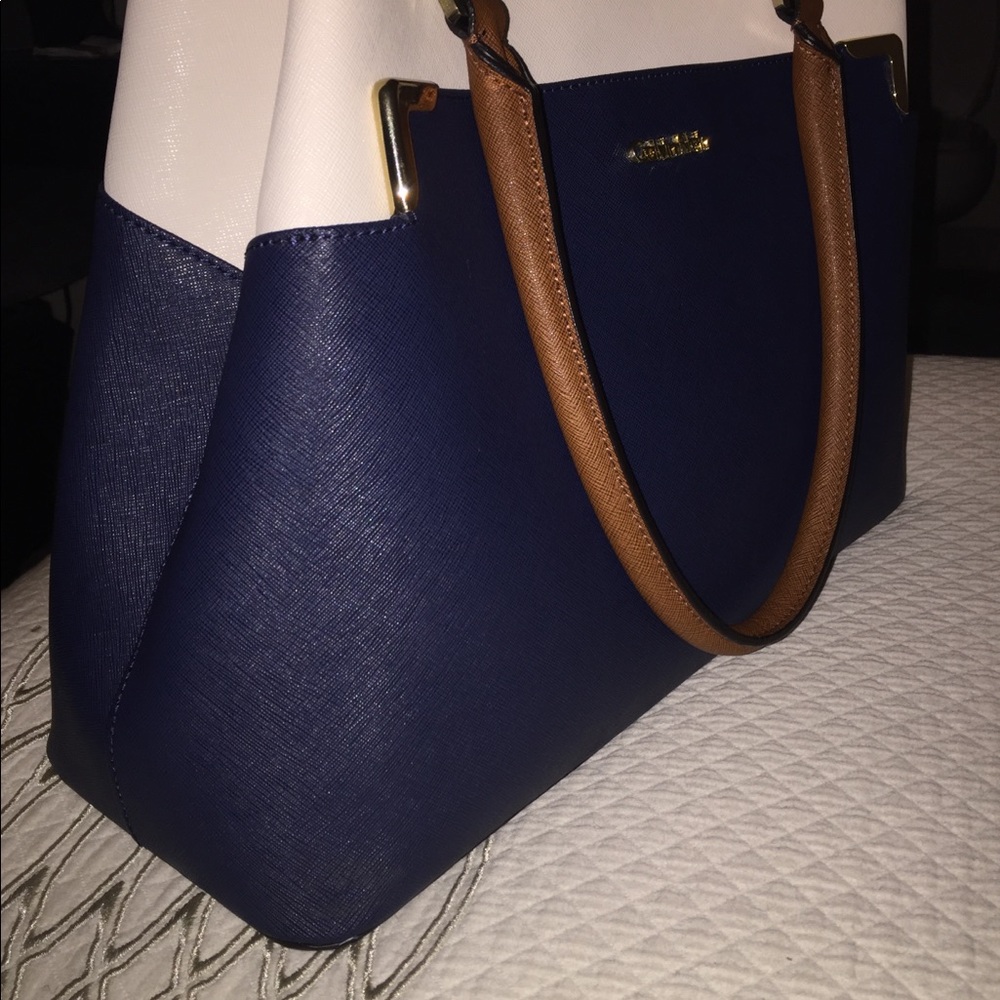 Large tote - Picture 4 of 7